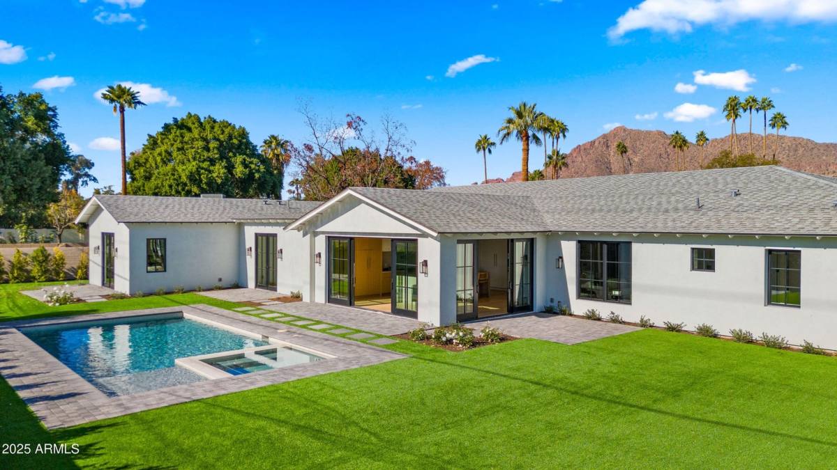 House for rent at 6039 E Calle Camelia, Scottsdale, AZ 85251