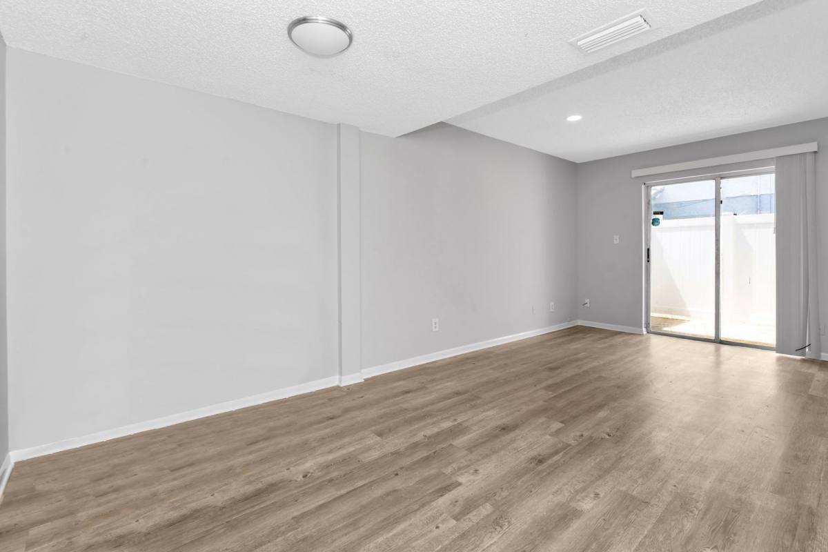 Townhouse for rent at 5112 E Temple Heights Rd, Tampa, FL 33617