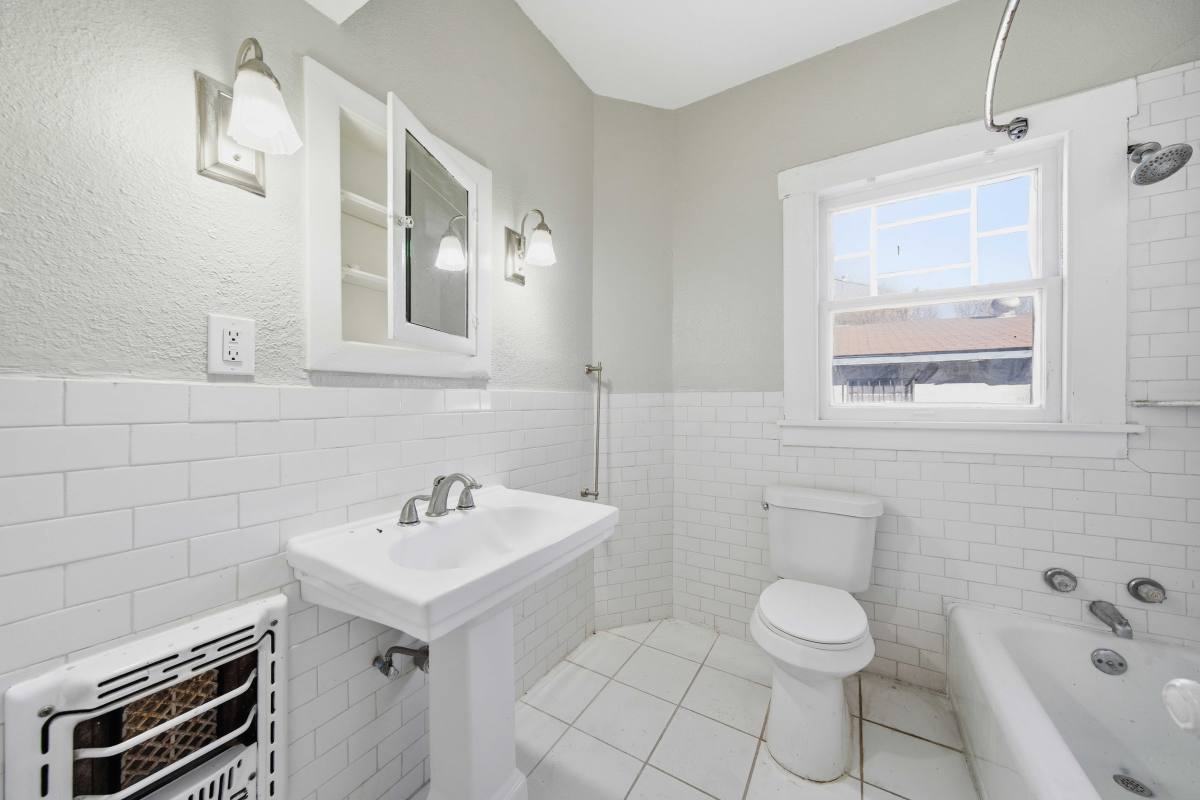 Townhouse for rent at 122 Biering St #1, San Antonio, TX 78210