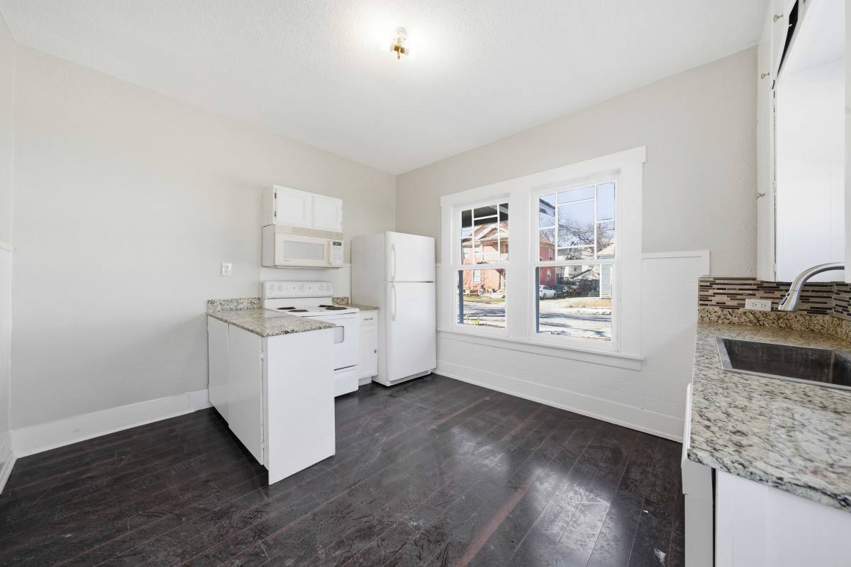 Townhouse for rent at 122 Biering St #1, San Antonio, TX 78210