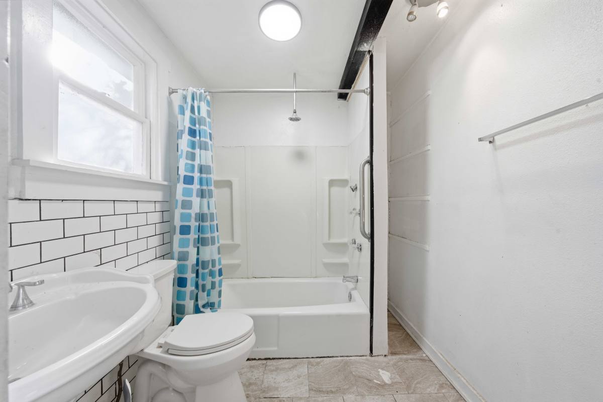 Apartment for rent at 122 Biering St #3, San Antonio, TX 78210