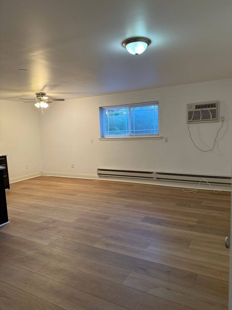 Apartment for rent at 501 Lawrence Rd, Broomall, PA 19008