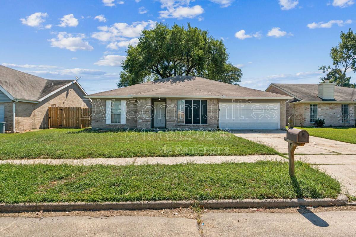 House for rent at 809 Willow Creek Dr, La Porte, TX 77571