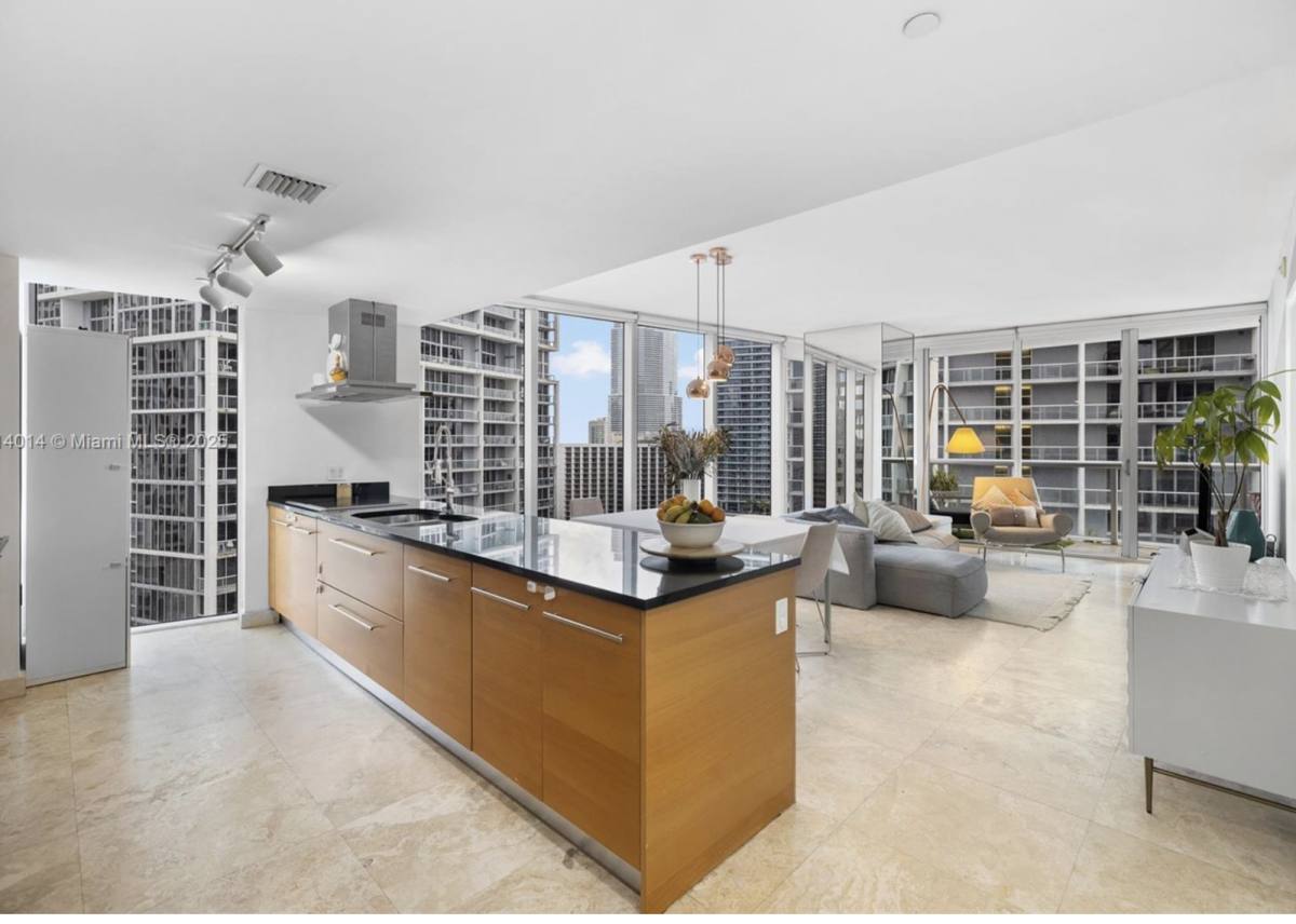 Apartment for rent at 495 Brickell Ave #2410, Miami, FL 33131