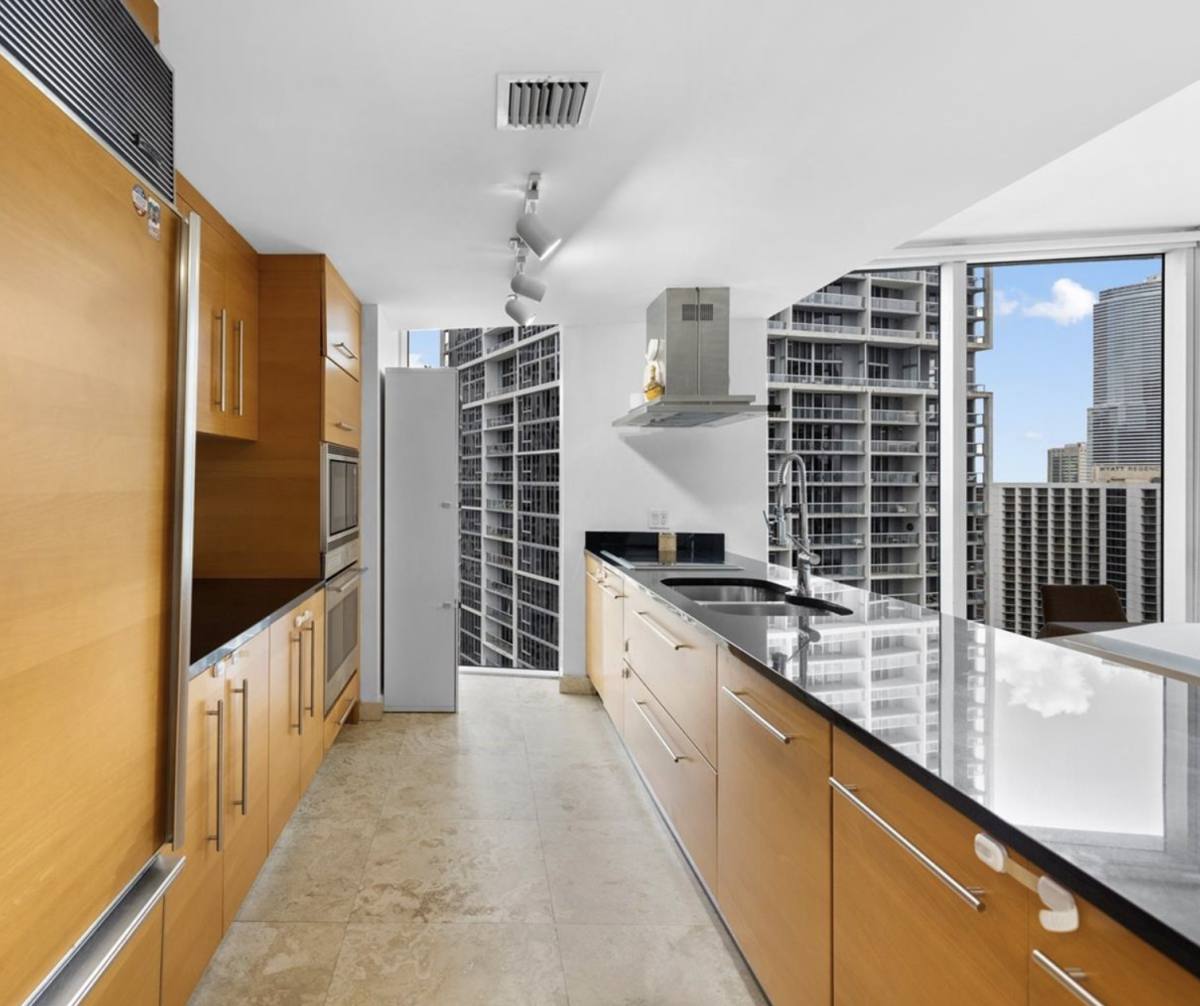 Apartment for rent at 495 Brickell Ave #2410, Miami, FL 33131