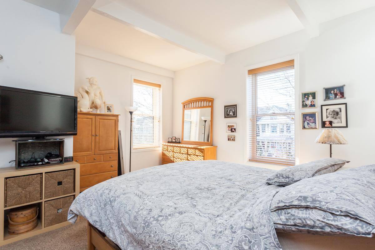 Apartment for rent at 1455 W Wilson Ave #2, Chicago, IL 60640