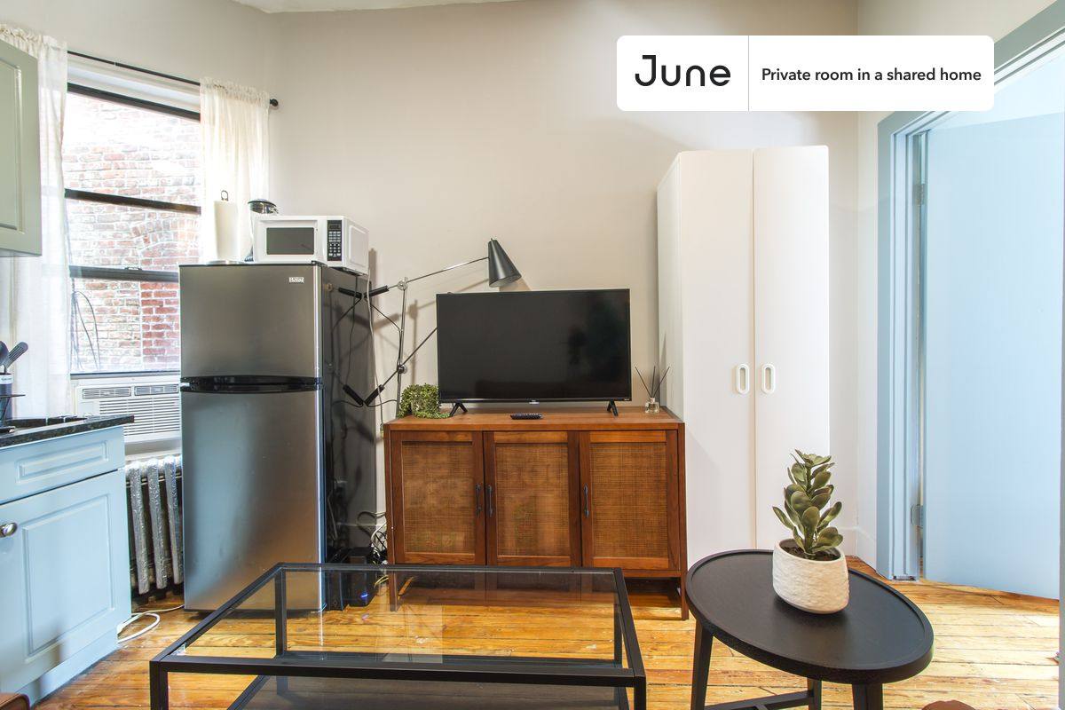 Apartment for rent at 355 E 4th St #C, New York, NY 10009