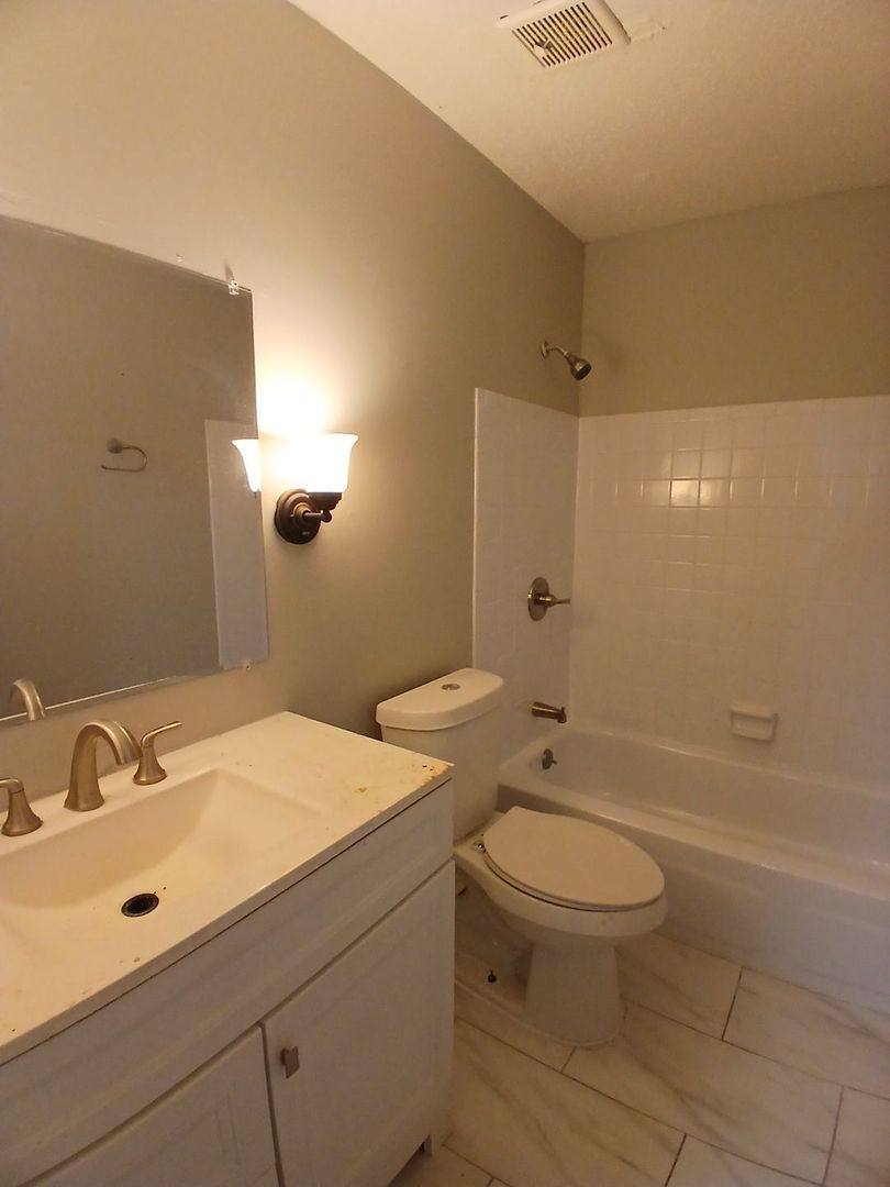 Townhouse for rent at 5193 Flowering Peach Dr, Memphis, TN 38115