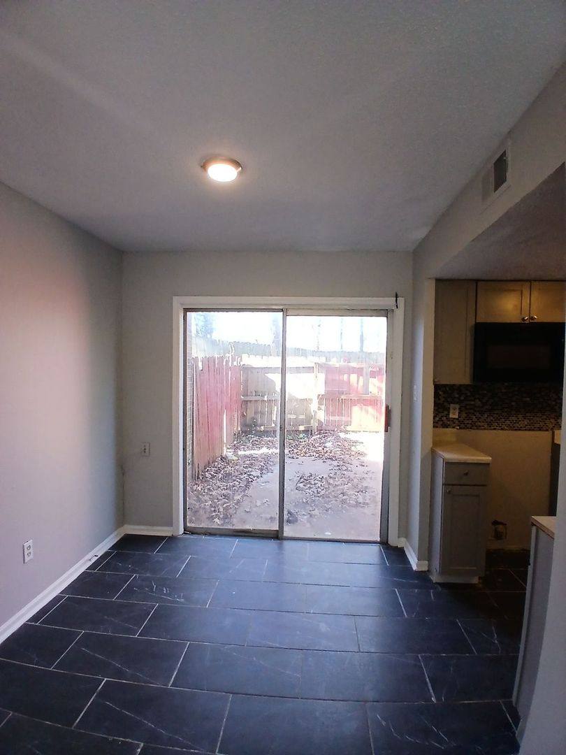 Townhouse for rent at 5193 Flowering Peach Dr, Memphis, TN 38115