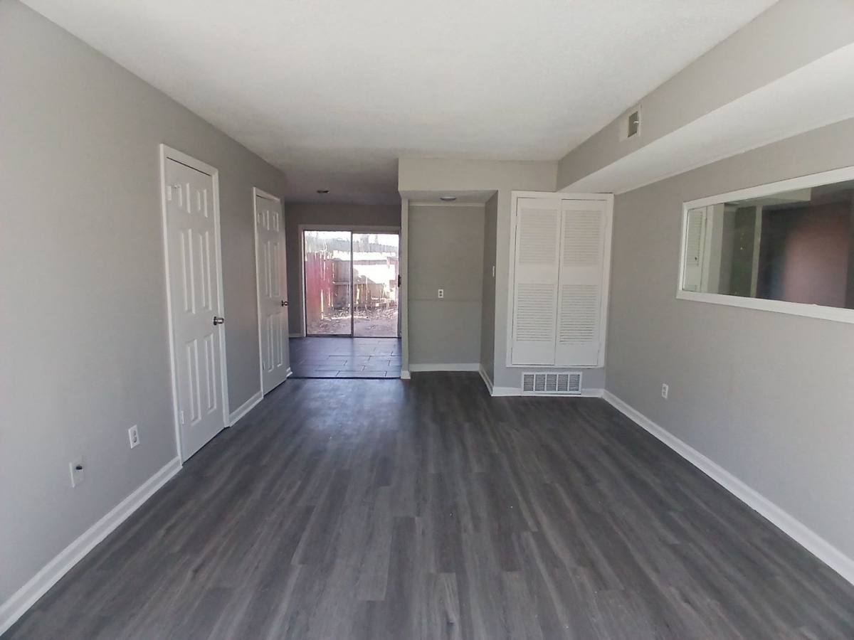 Townhouse for rent at 5193 Flowering Peach Dr, Memphis, TN 38115