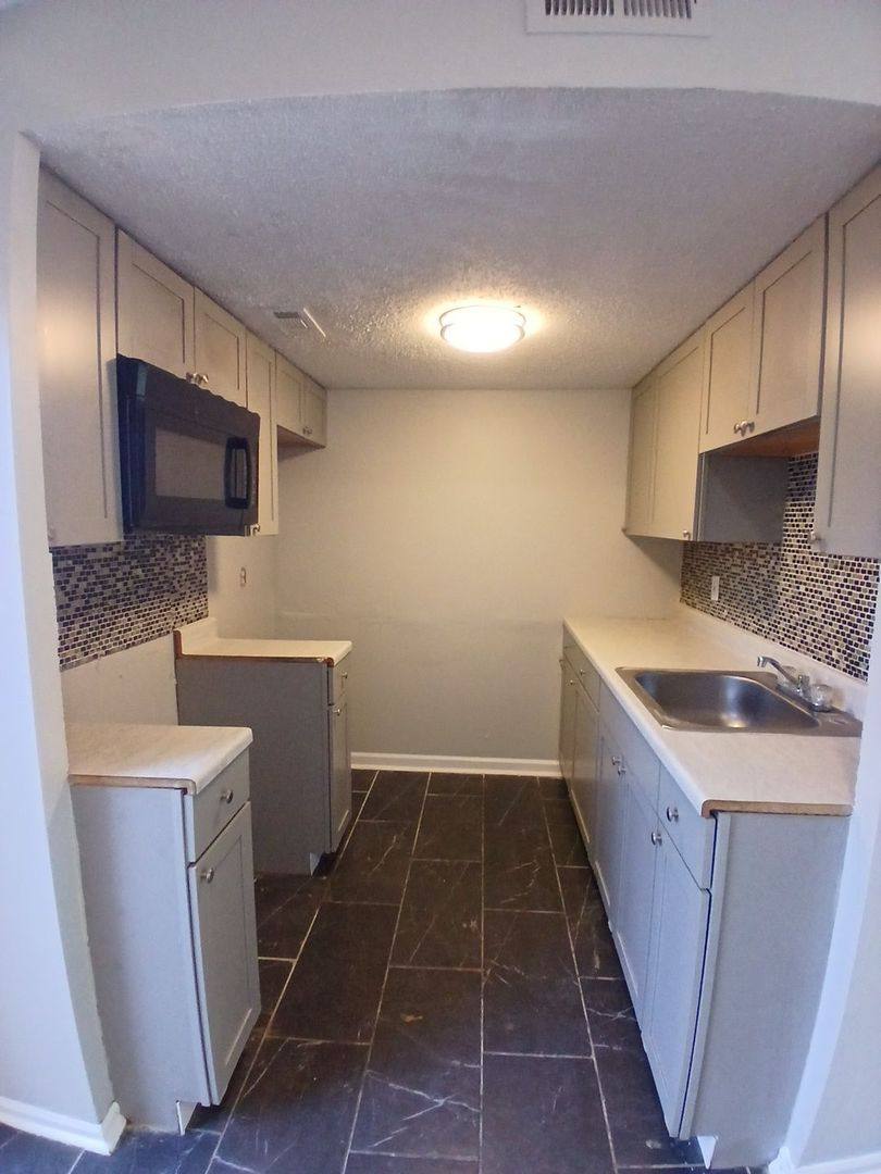Townhouse for rent at 5193 Flowering Peach Dr, Memphis, TN 38115