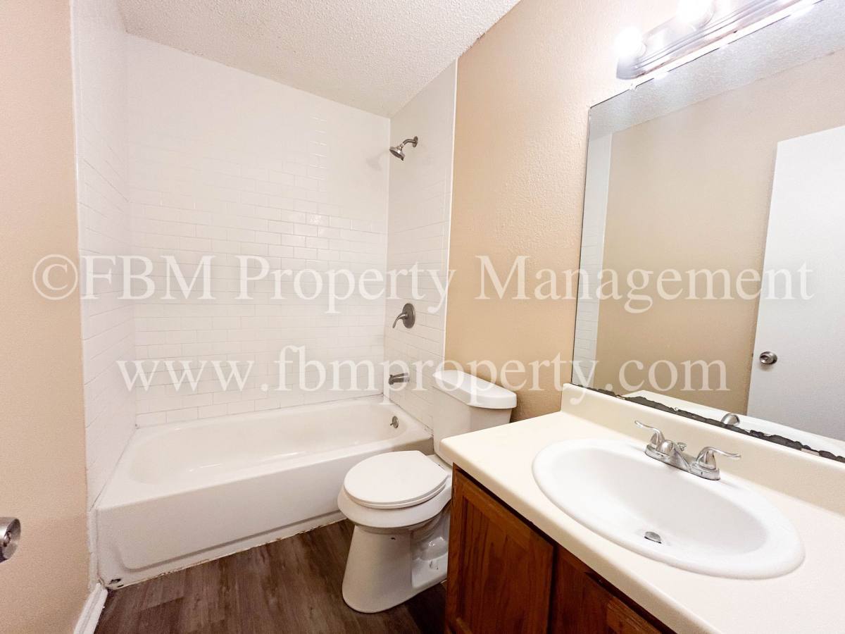 Apartment for rent at 604 Walter Stephenson Rd, Midlothian, TX 76065
