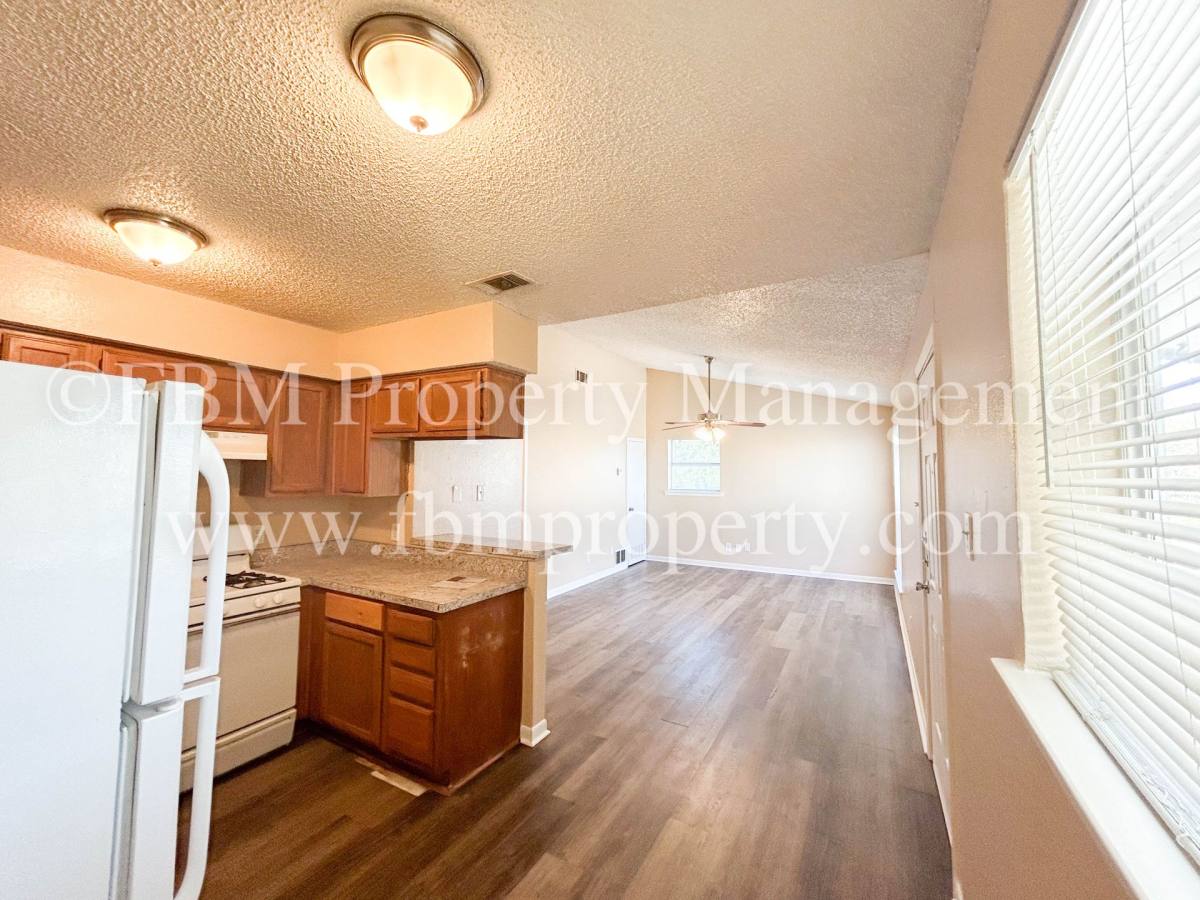Apartment for rent at 604 Walter Stephenson Rd, Midlothian, TX 76065
