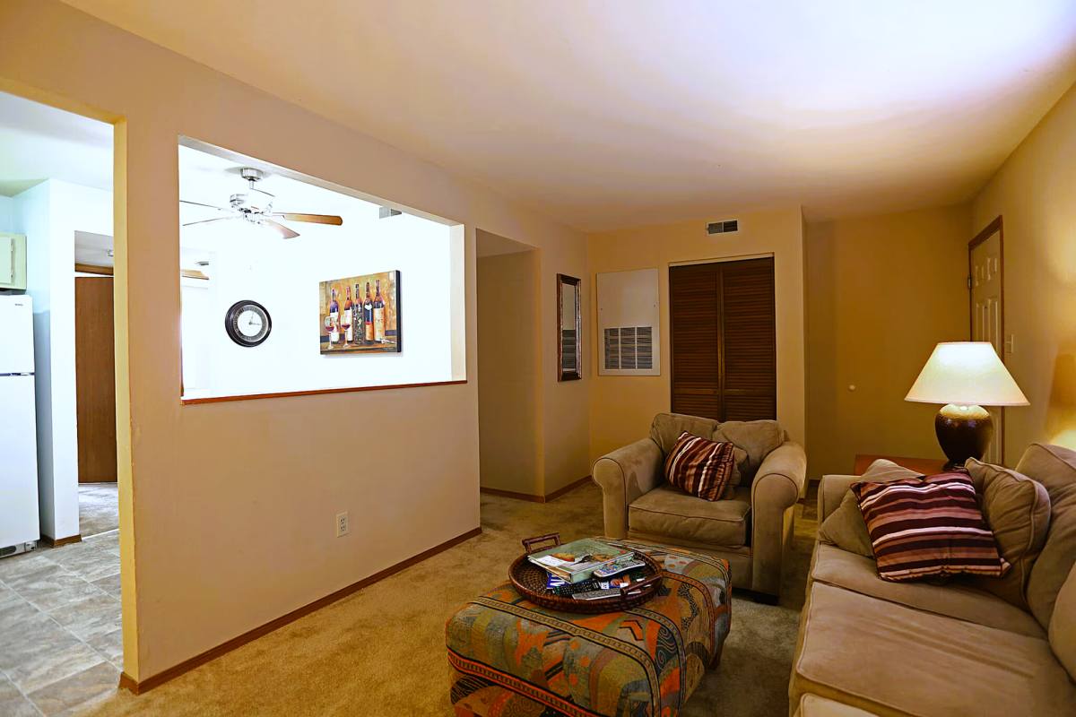 Apartment for rent at 13108 Bulter Oak Dr, Saint Louis, MO 63128