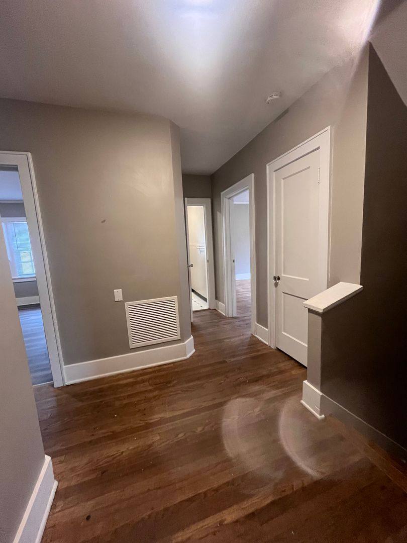 Townhouse for rent at 411 S 38th Ave, Omaha, NE 68131