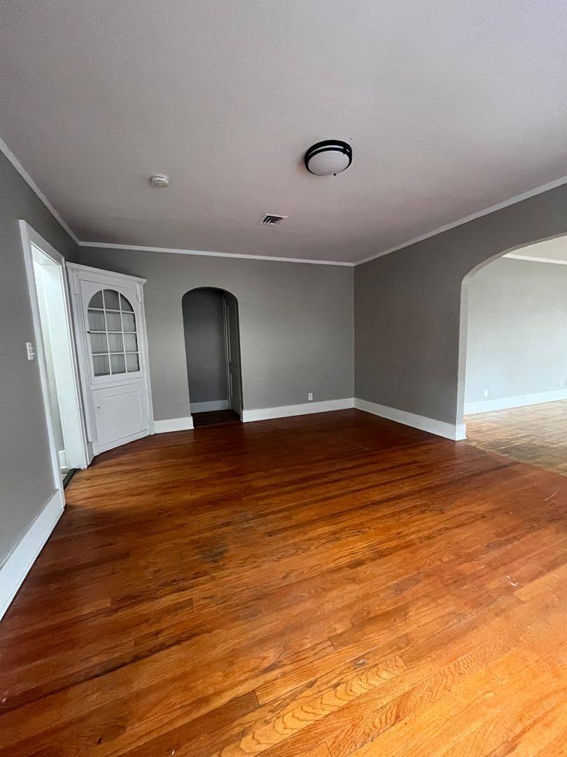 Townhouse for rent at 411 S 38th Ave, Omaha, NE 68131
