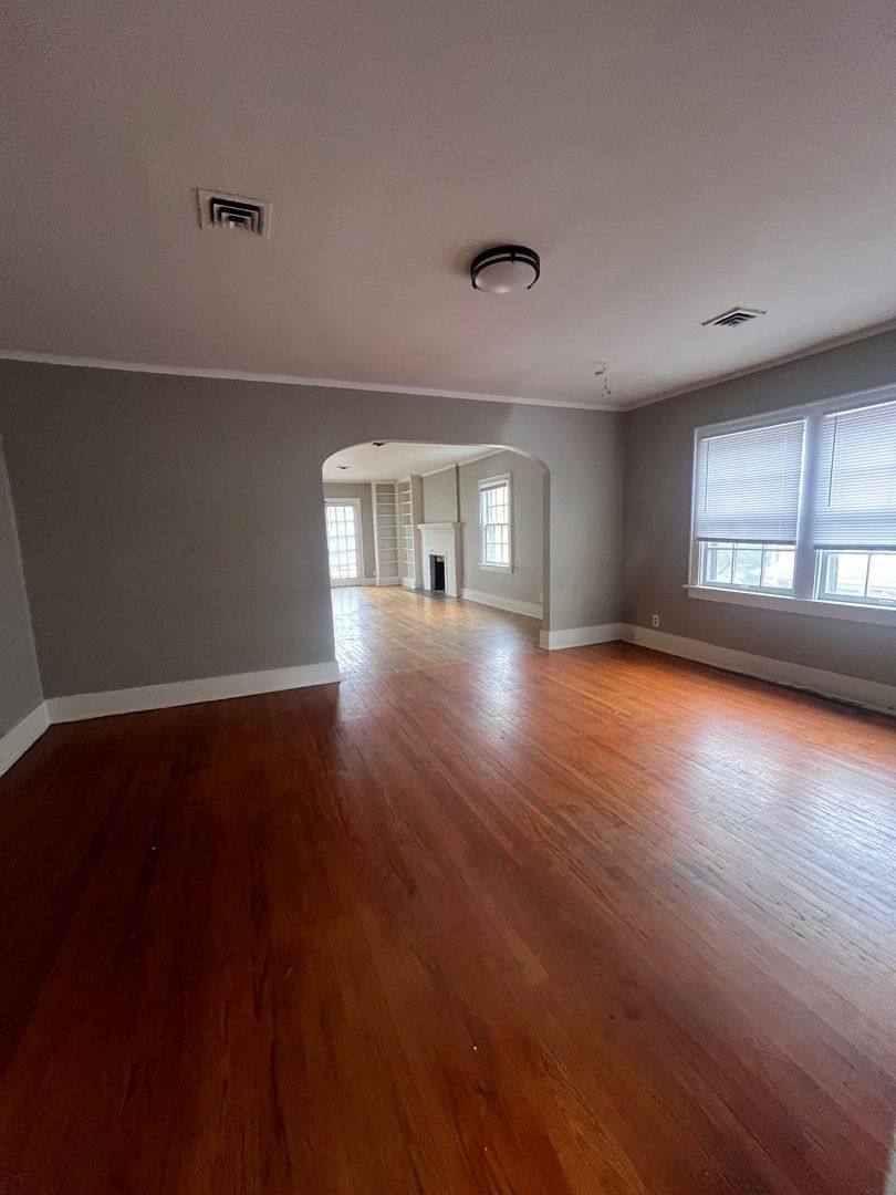 Townhouse for rent at 411 S 38th Ave, Omaha, NE 68131