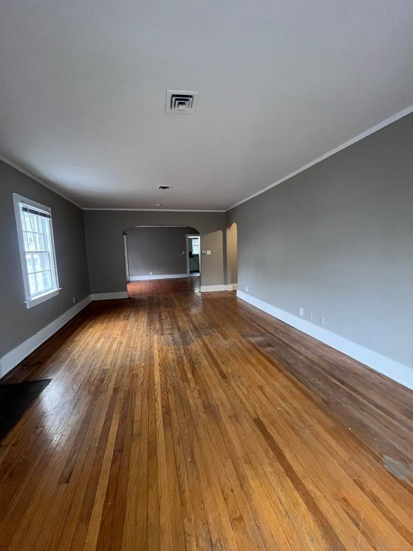 Townhouse for rent at 411 S 38th Ave, Omaha, NE 68131