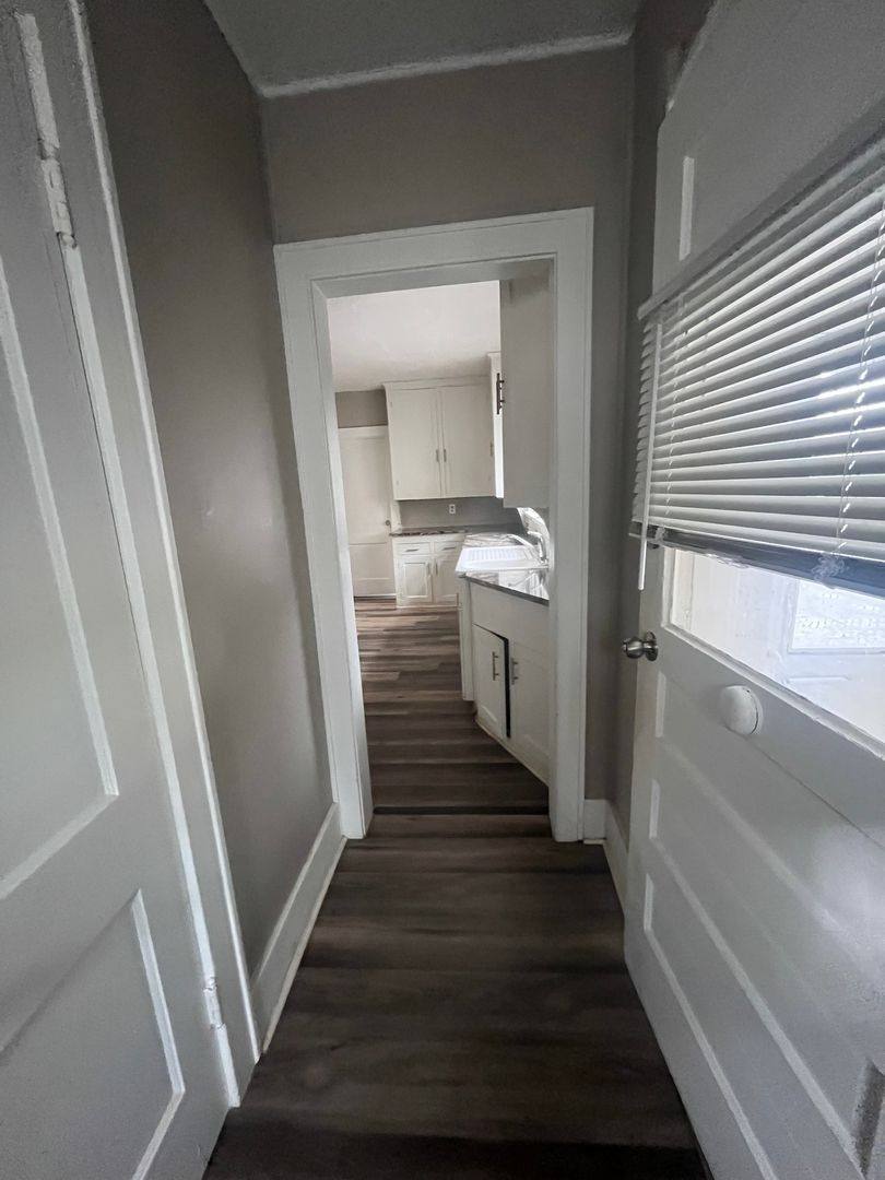 Townhouse for rent at 411 S 38th Ave, Omaha, NE 68131