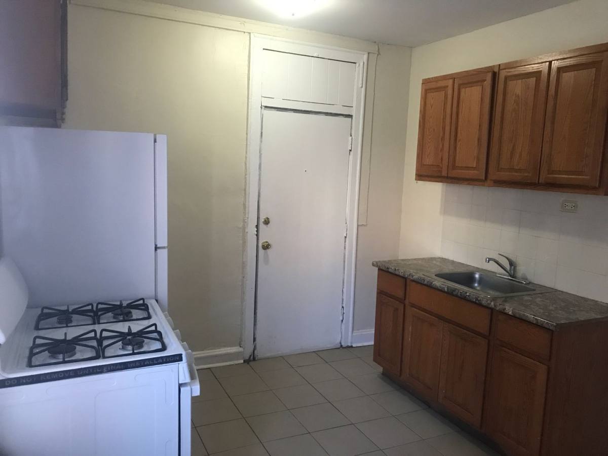 Apartment for rent at 6801 - 6811 S Michigan Ave, Chicago, IL 60637