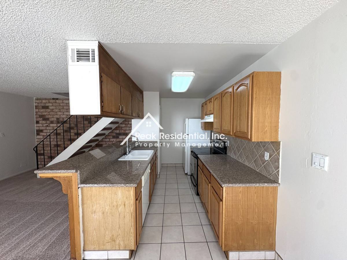 Apartment for rent at 25 La Pera Court, Sacramento, CA 95823