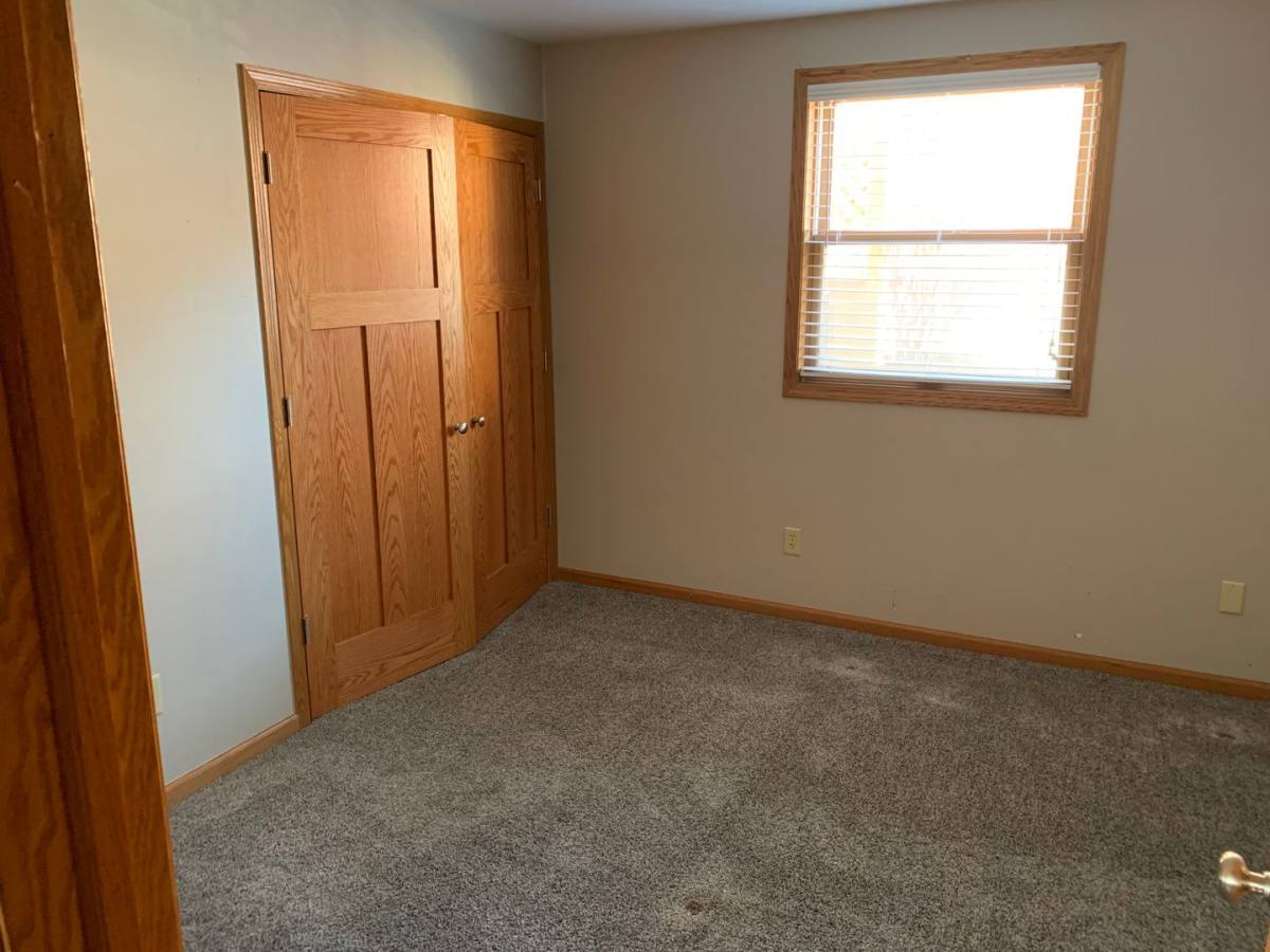 Apartment for rent at 1004 Main St, Pella, IA 50219