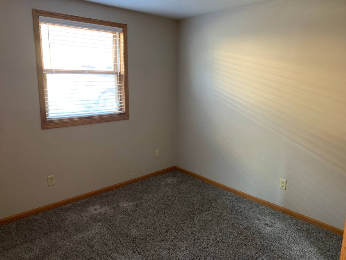 Apartment for rent at 1004 Main St, Pella, IA 50219