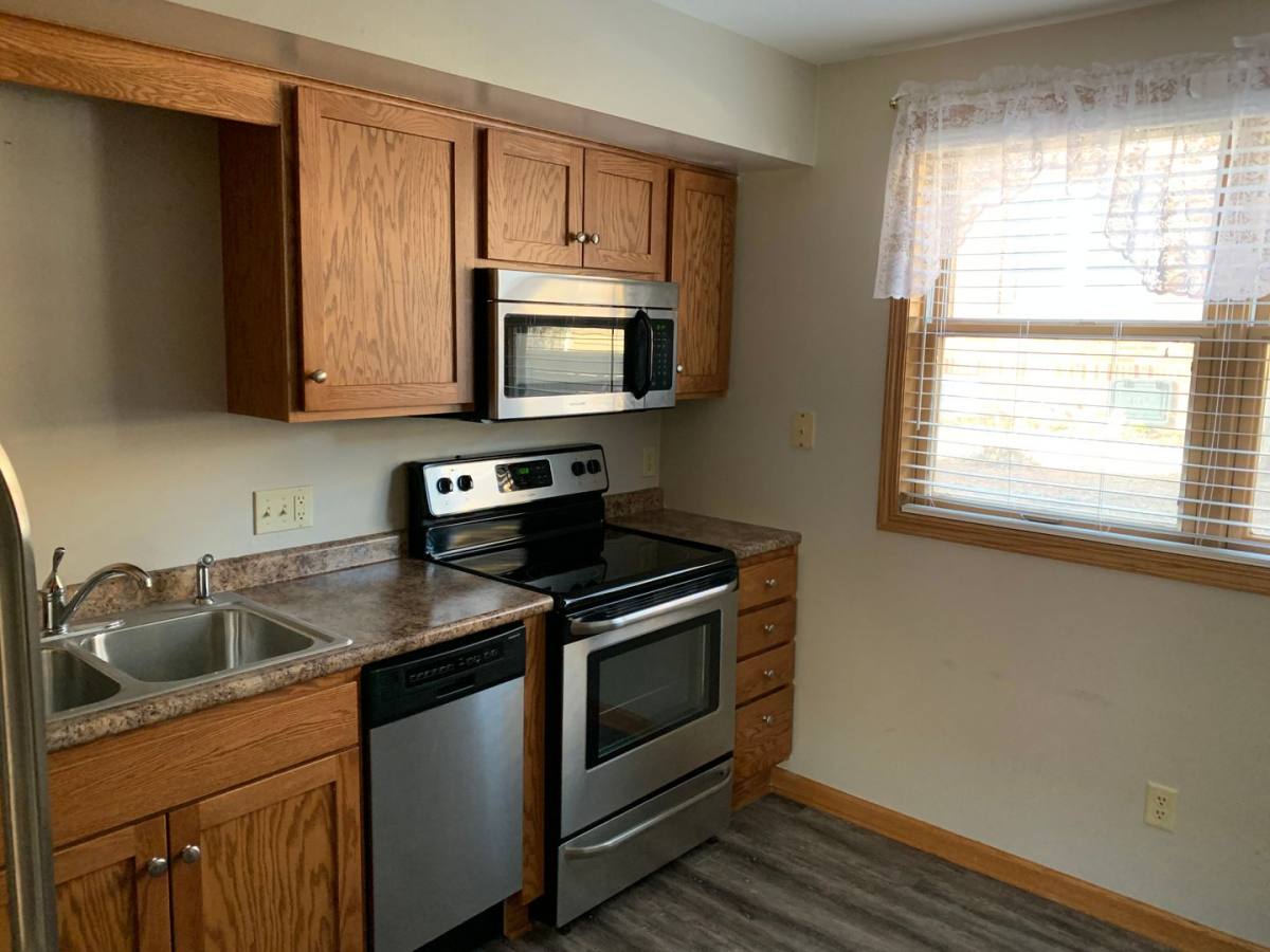 Apartment for rent at 1004 Main St, Pella, IA 50219