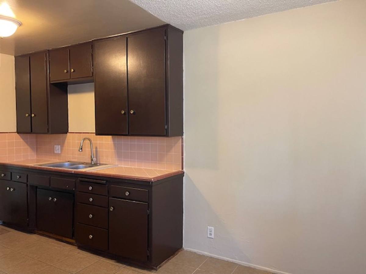 Apartment for rent at 1118 W Fay Lane, Anaheim, CA 92805