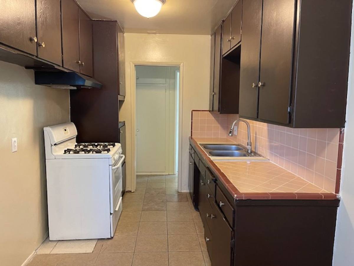 Apartment for rent at 1118 W Fay Lane, Anaheim, CA 92805