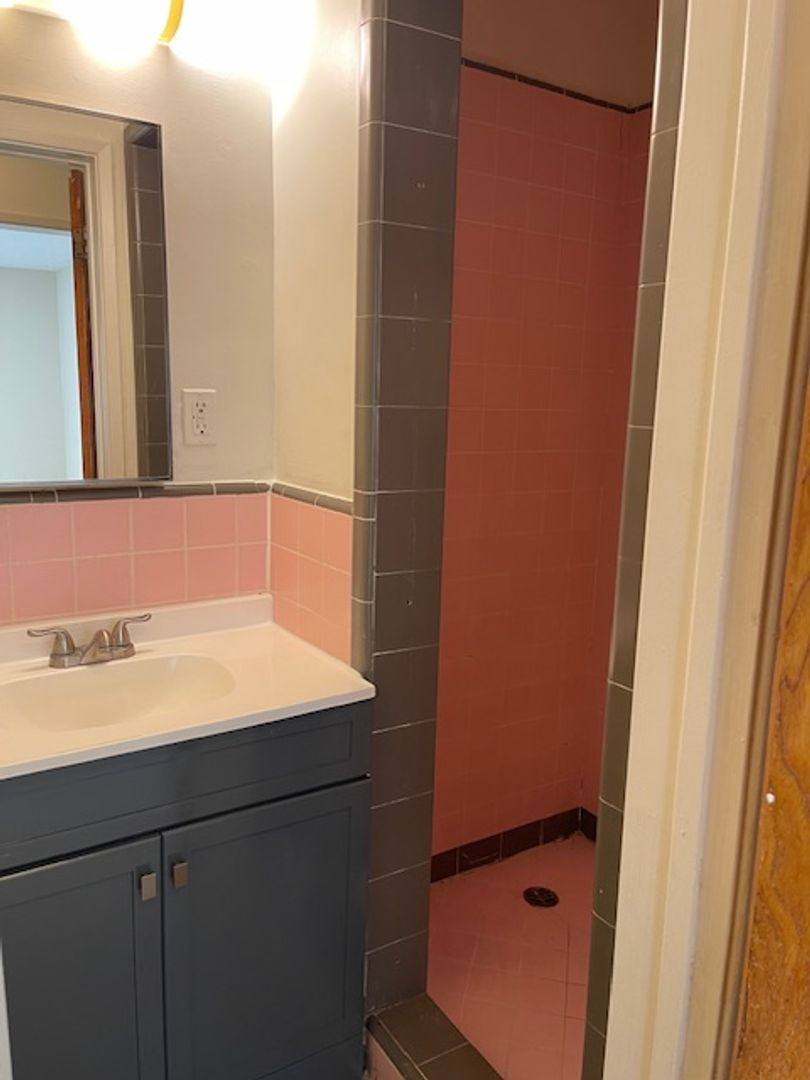 Apartment for rent at 1118 W Fay Lane, Anaheim, CA 92805