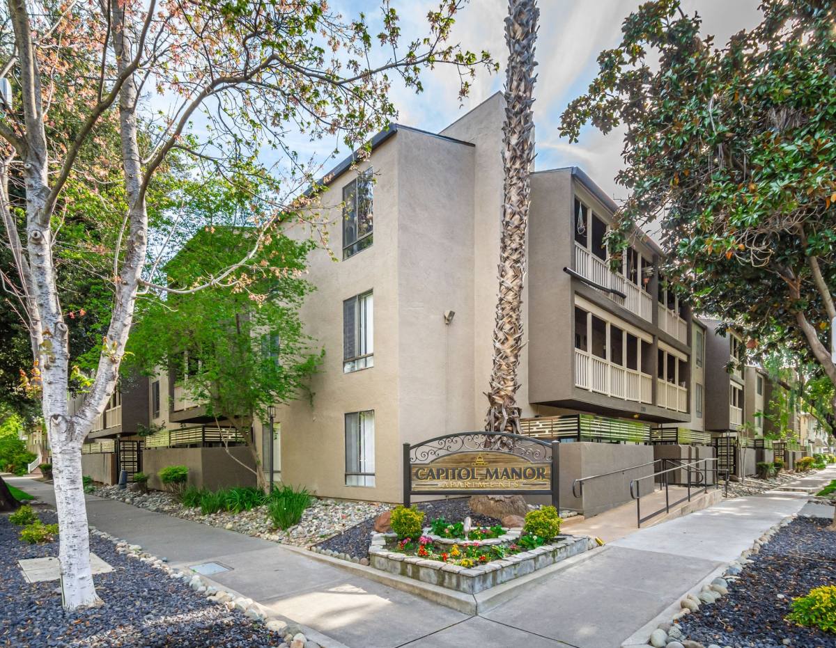 Apartment for rent at 1701 O St, Sacramento, CA 95811