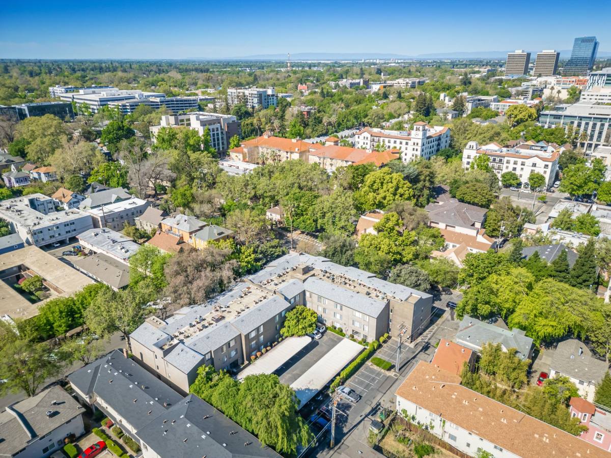 Apartment for rent at 1701 O St, Sacramento, CA 95811