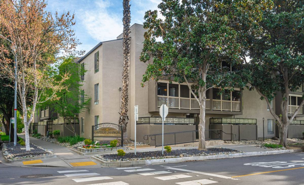 Apartment for rent at 1701 O St, Sacramento, CA 95811