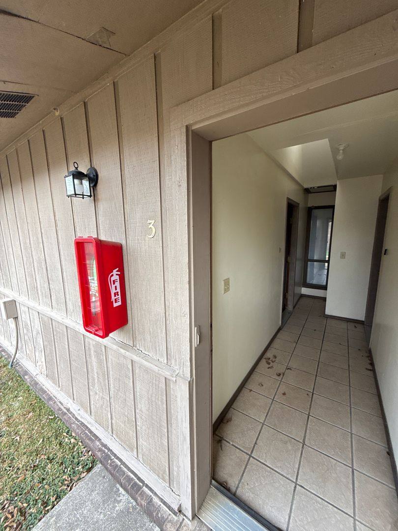 Apartment for rent at 108 SE 4th St, Atkins, AR 72823
