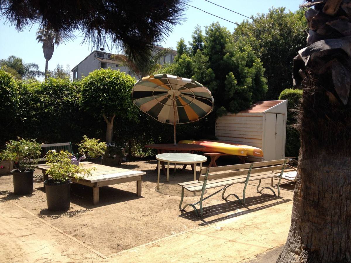 Apartment for rent at 12946 Walsh Ave, Los Angeles, CA 90066