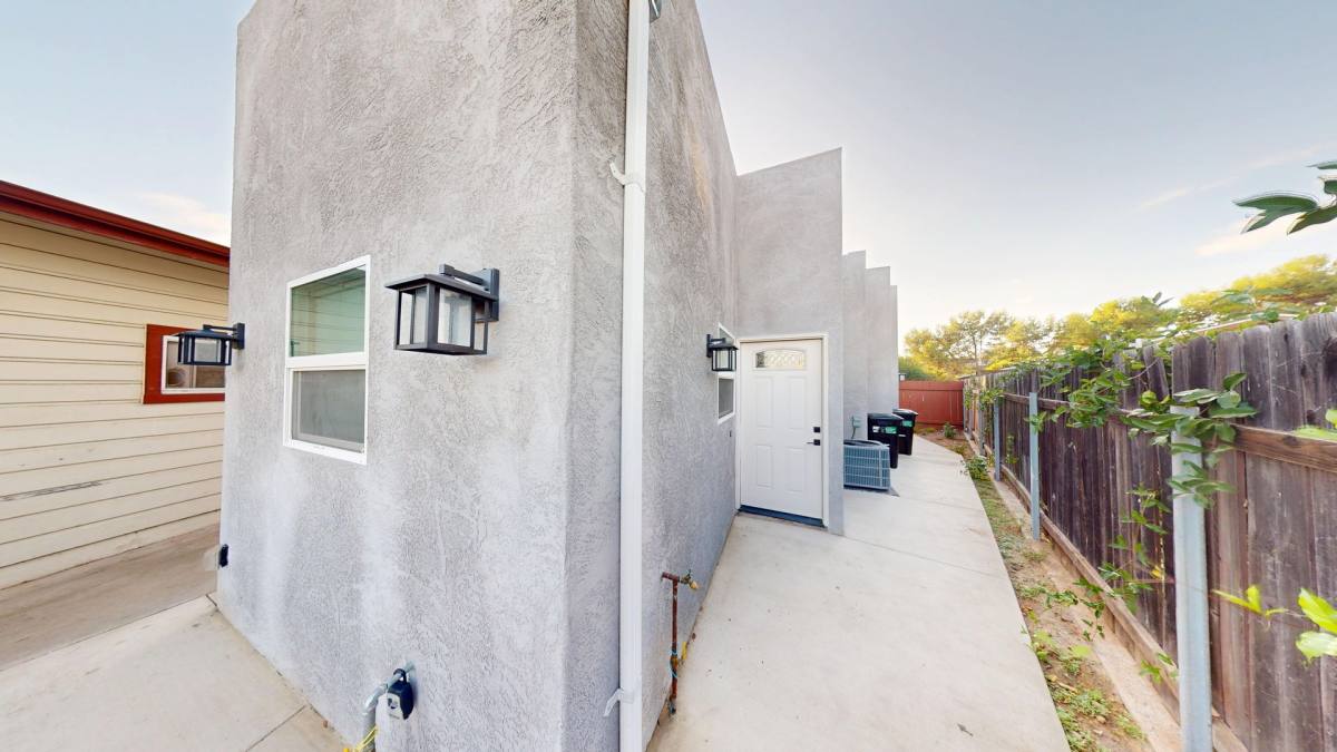 Townhouse for rent at 5106 E Falls View, San Diego, CA 92115