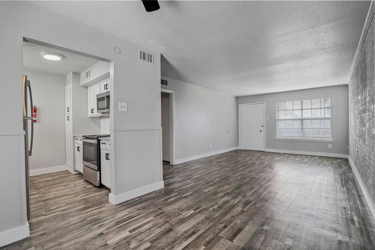 Apartment for rent at 2121 Handley Dr, Fort Worth, TX 76112