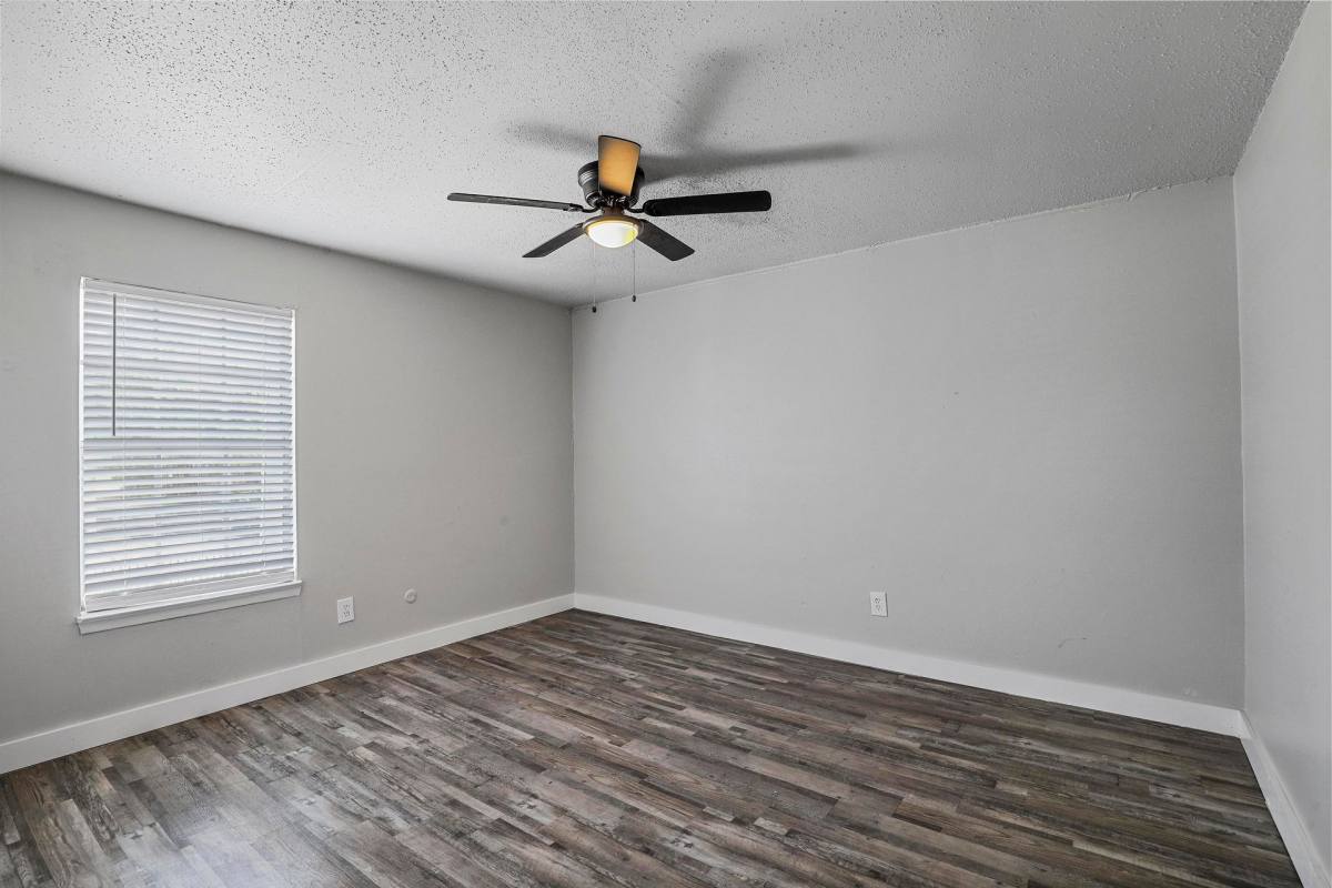 Apartment for rent at 2121 Handley Dr, Fort Worth, TX 76112