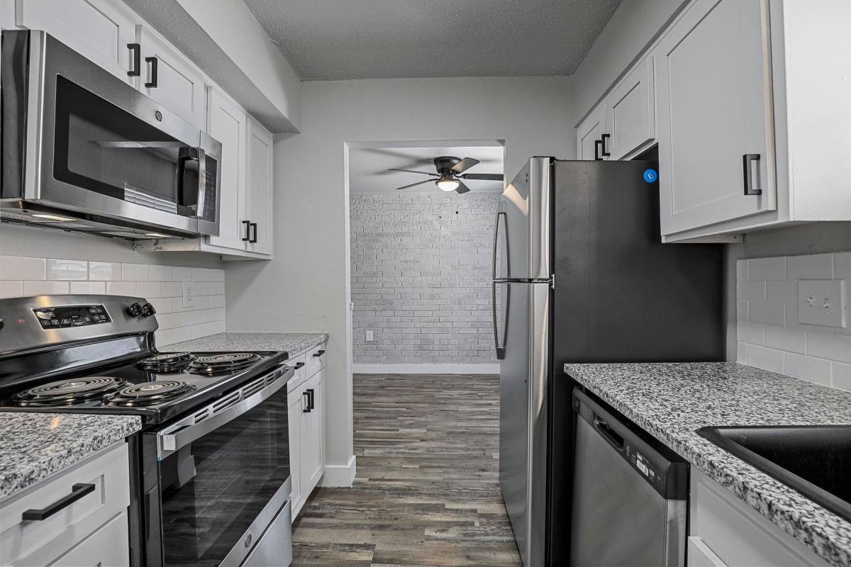 Apartment for rent at 2121 Handley Dr, Fort Worth, TX 76112