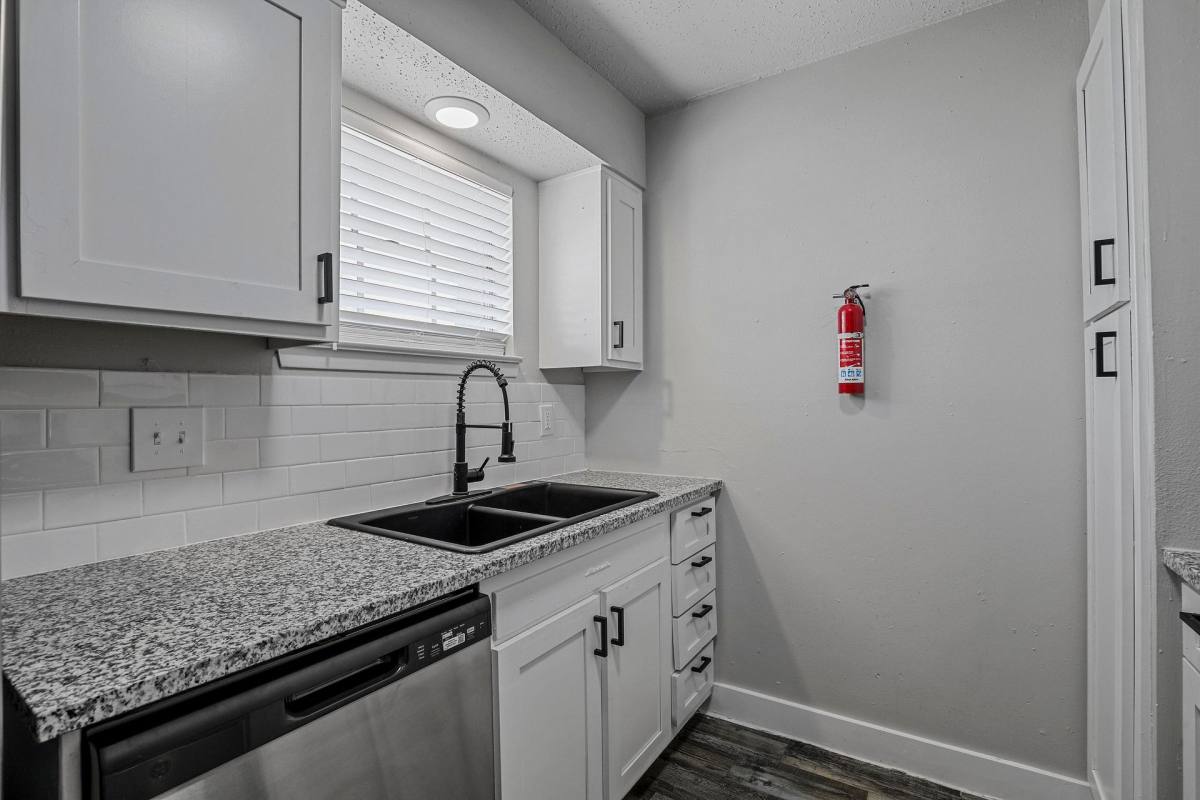 Apartment for rent at 2121 Handley Dr, Fort Worth, TX 76112