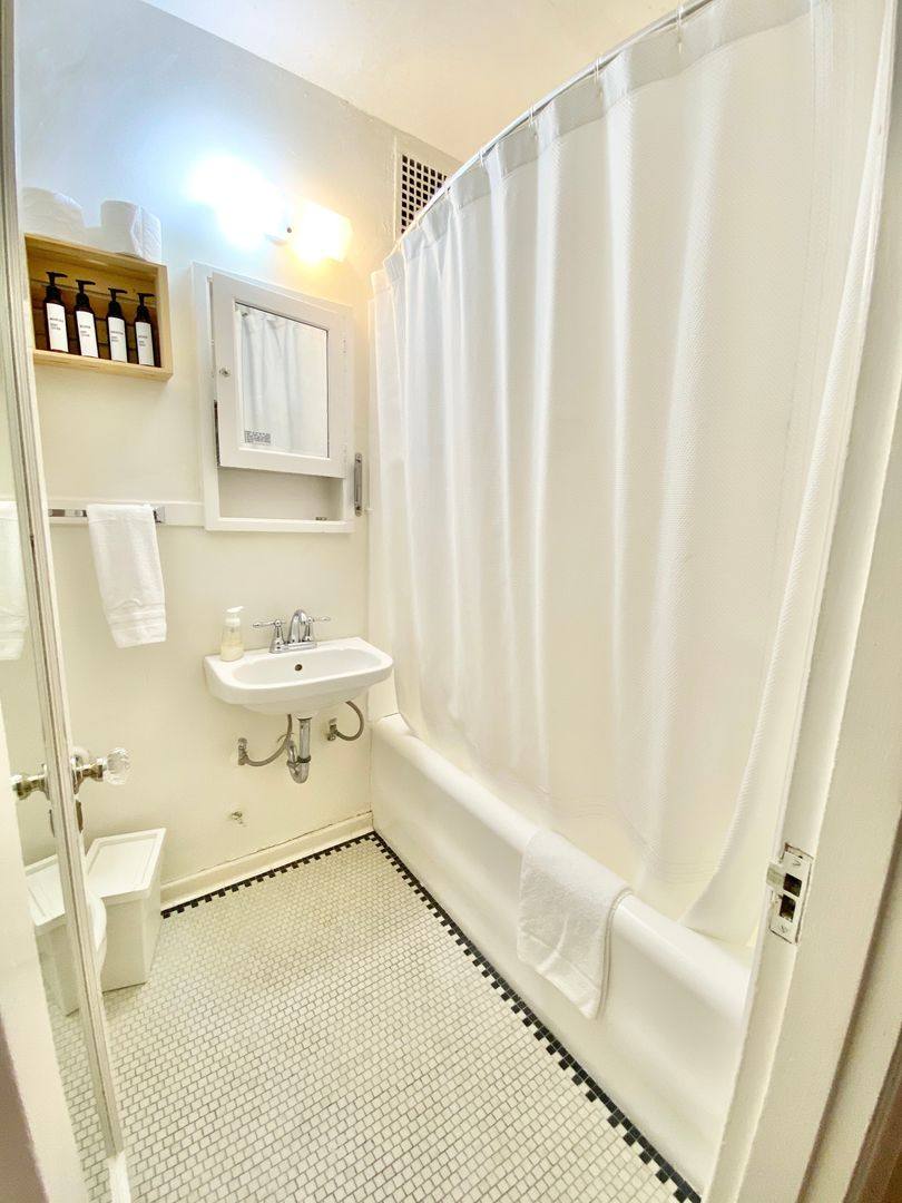 Apartment for rent at 1420 Boren Ave, Seattle, WA 98101
