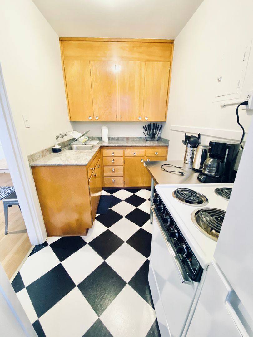 Apartment for rent at 1420 Boren Ave, Seattle, WA 98101