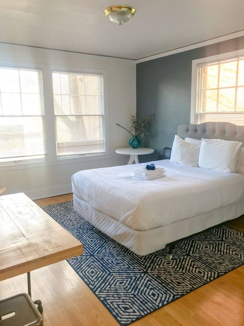 Apartment for rent at 1420 Boren Ave, Seattle, WA 98101