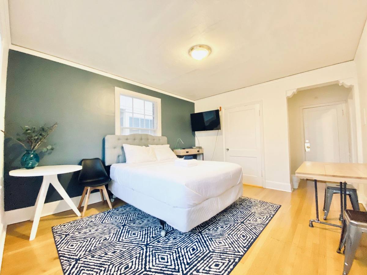 Apartment for rent at 1420 Boren Ave, Seattle, WA 98101