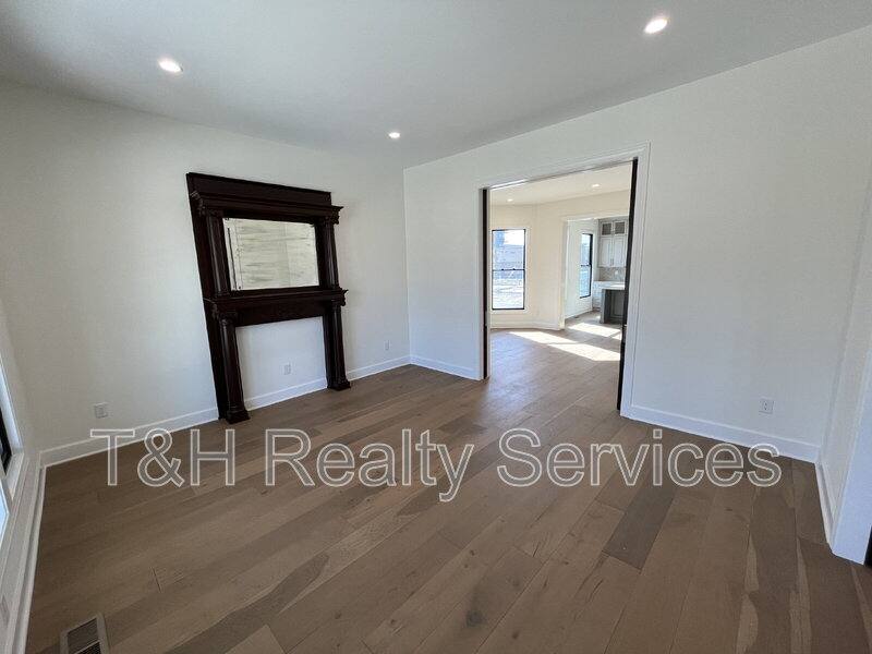 House for rent at 822 Union St, Indianapolis, IN 46225
