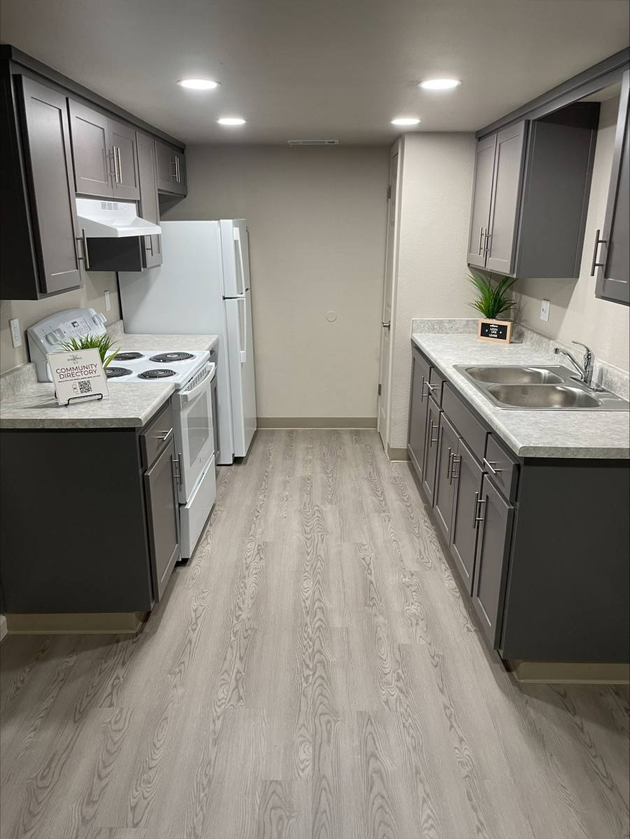Apartment for rent at 1200 County Line Rd, Delano, CA 93215