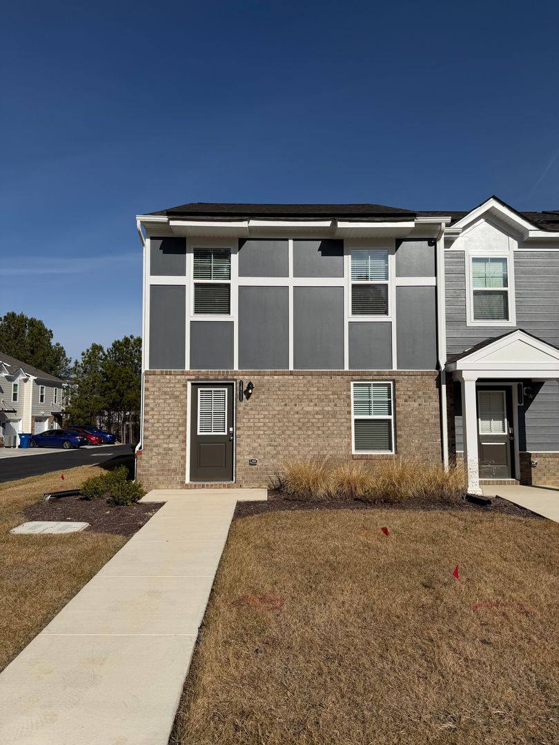 Townhouse for rent at 14711 Hancock Crest Way, Chesterfield, VA 23832