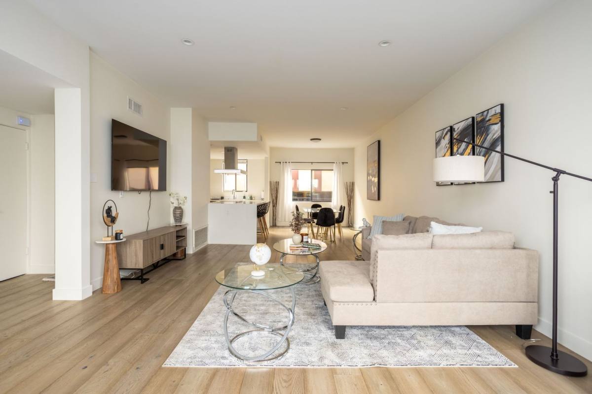 Townhouse for rent at 1823 N Fuller Ave, Los Angeles, CA 90046