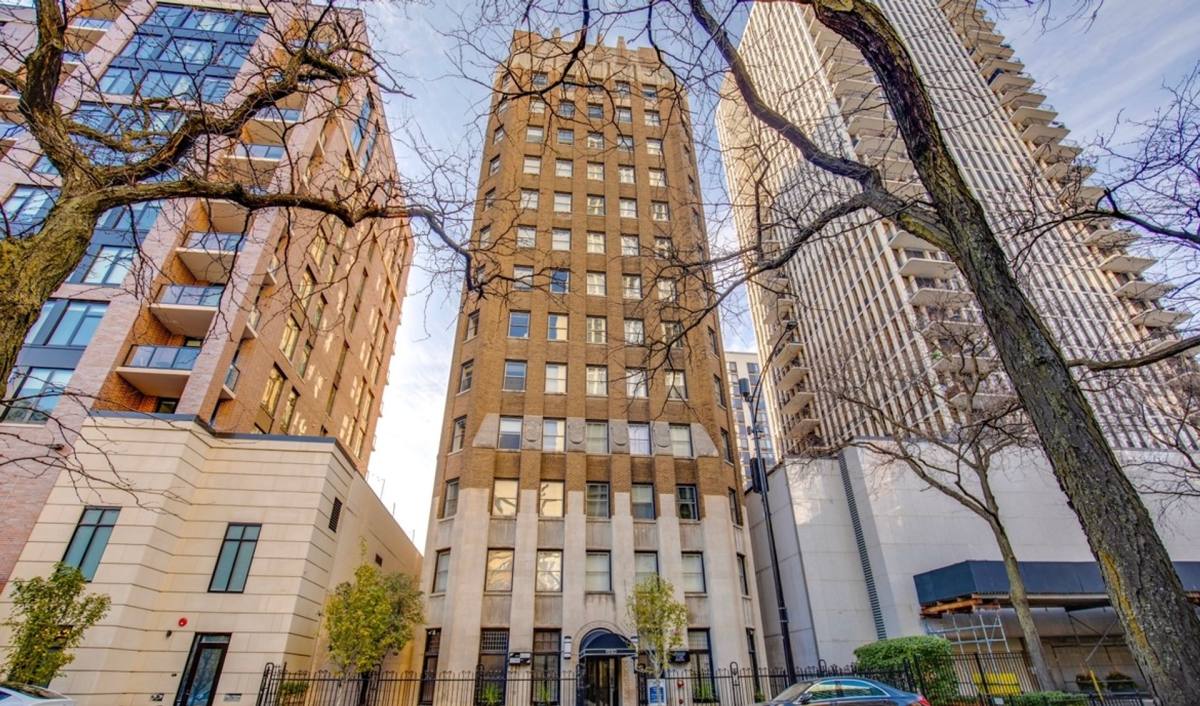 Apartment for rent at 1220 N State Parkway, Chicago, IL 60610